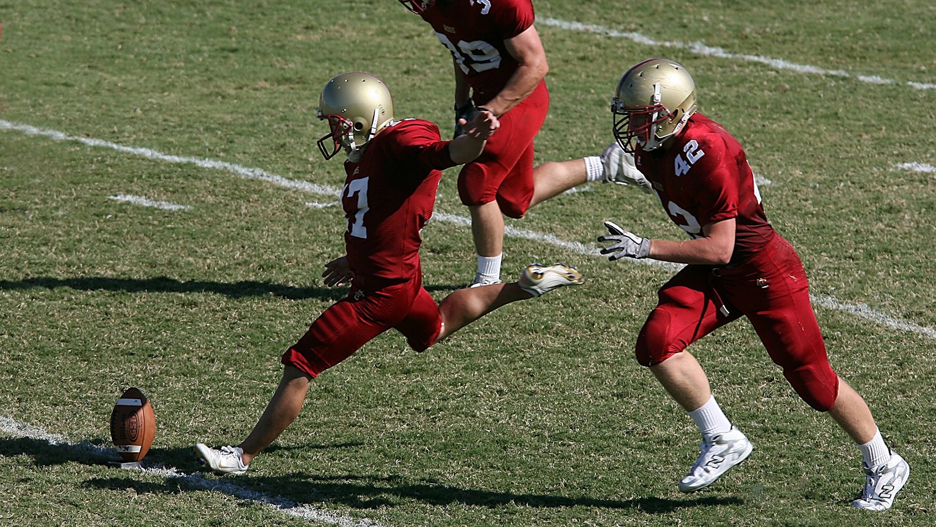 九游娱乐APP-西甲“领跑者大比拼”：皇马vs巴萨，荣誉之战谁更强？